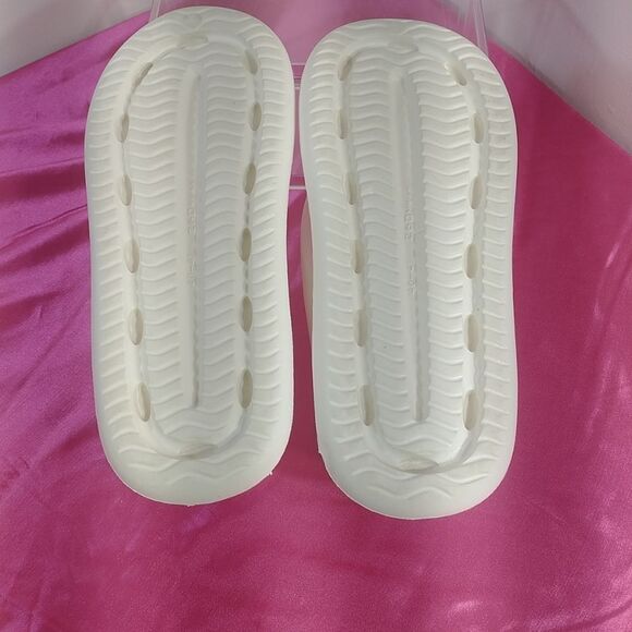 Kids White Sandals - Picture 4 of 6